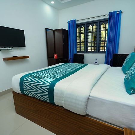 Oyo 6526 Ap Residency City Sultan Bathery Buitenkant foto